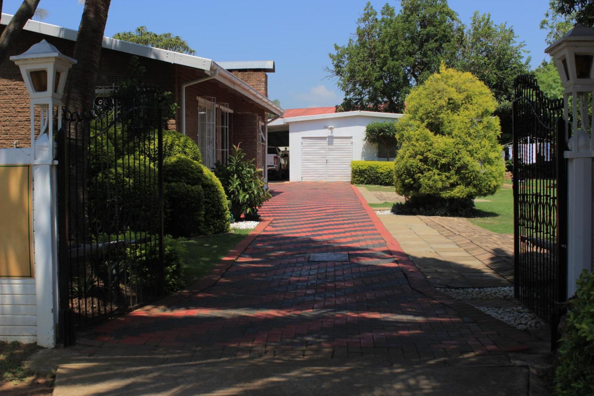 His Glory Guest House Vryheid Exterior foto